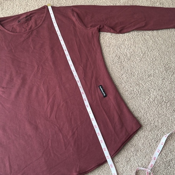 Alphalete Lifestyle Fit Long Sleeve Curve Hem Red T Shirt - Picture 7 of 7